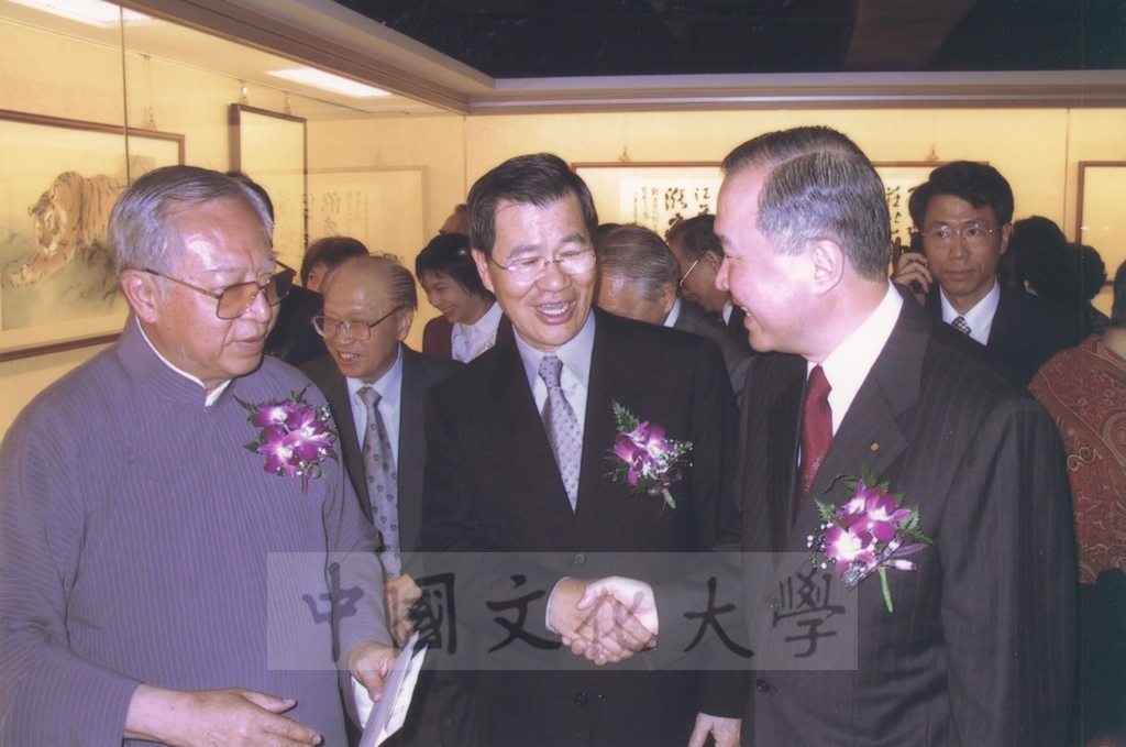 2003年4月11日台灣創價學會舉辦「盡攜書畫到天涯─歐豪年作品展」開幕剪綵的圖檔，第33張，共66張