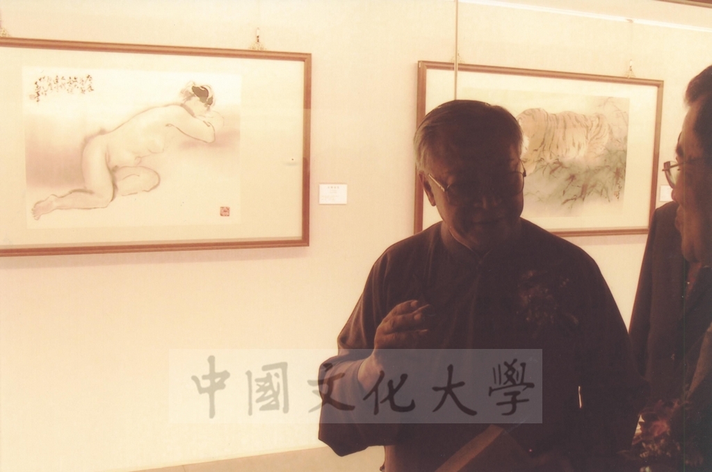 2003年4月11日台灣創價學會舉辦「盡攜書畫到天涯─歐豪年作品展」開幕剪綵的圖檔，第35張，共66張