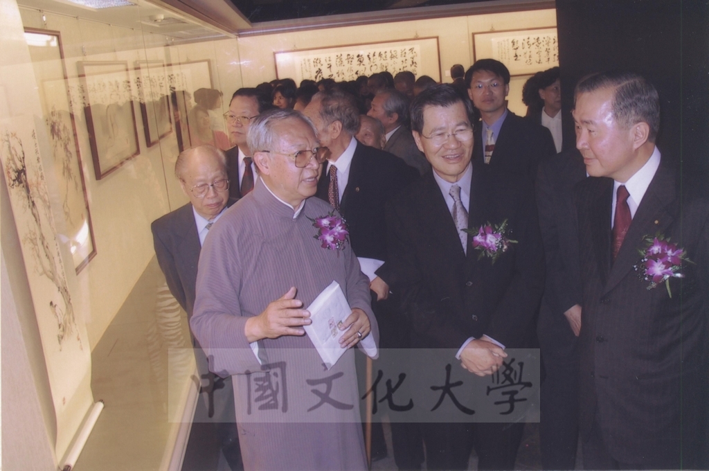 2003年4月11日台灣創價學會舉辦「盡攜書畫到天涯─歐豪年作品展」開幕剪綵的圖檔，第39張，共66張