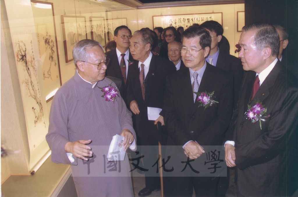 2003年4月11日台灣創價學會舉辦「盡攜書畫到天涯─歐豪年作品展」開幕剪綵的圖檔，第40張，共66張