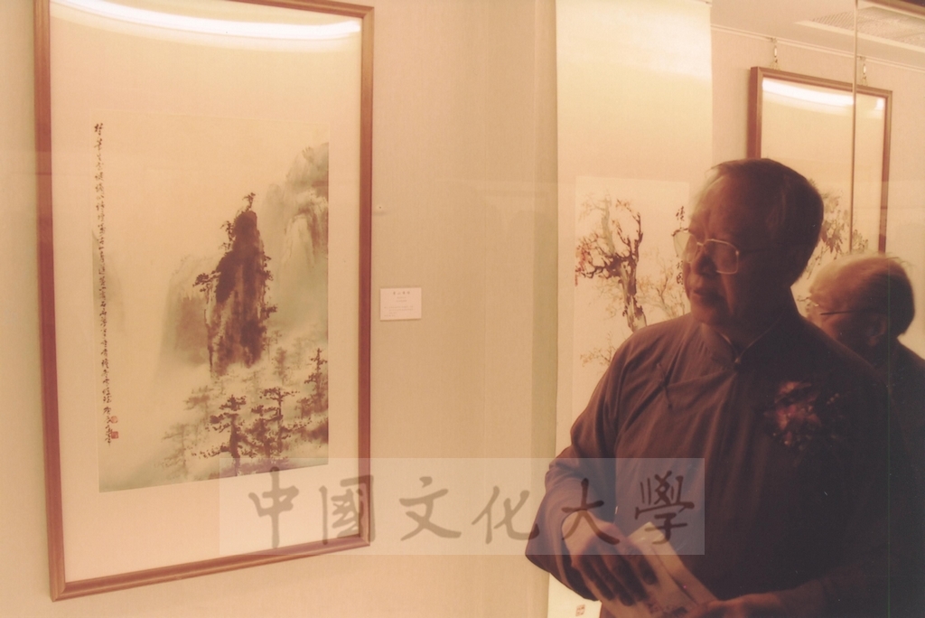 2003年4月11日台灣創價學會舉辦「盡攜書畫到天涯─歐豪年作品展」開幕剪綵的圖檔，第41張，共66張