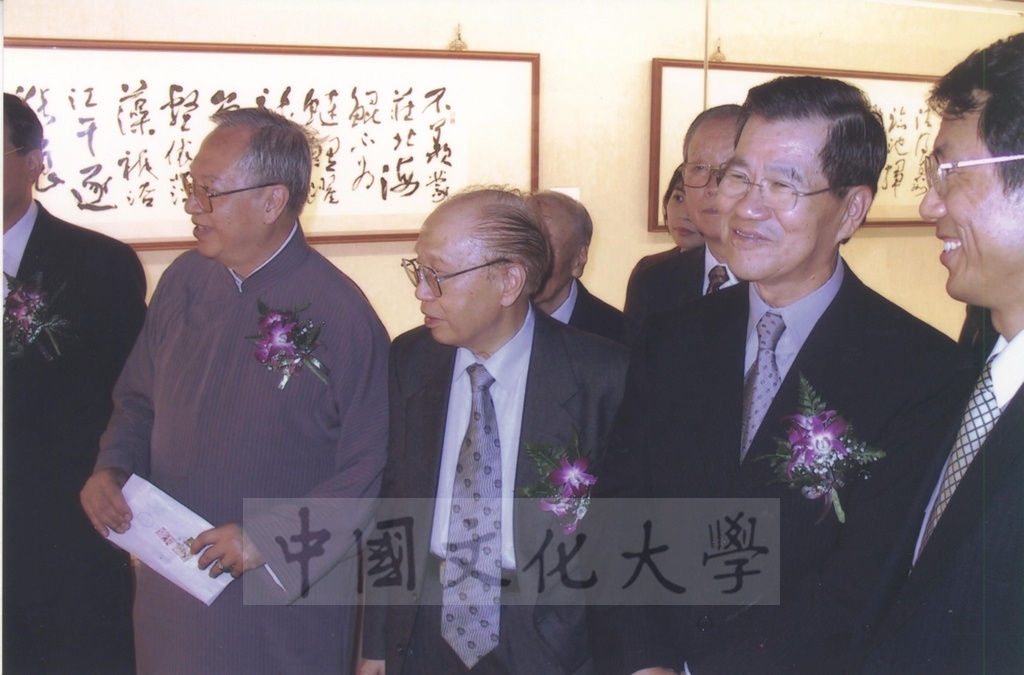 2003年4月11日台灣創價學會舉辦「盡攜書畫到天涯─歐豪年作品展」開幕剪綵的圖檔，第50張，共66張