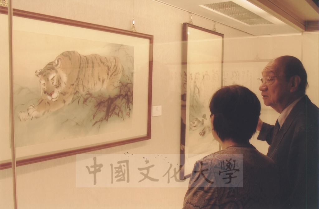 2003年4月11日台灣創價學會舉辦「盡攜書畫到天涯─歐豪年作品展」開幕剪綵的圖檔，第59張，共66張