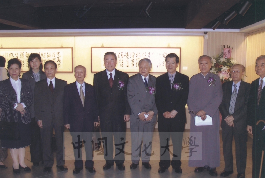 2003年4月11日台灣創價學會舉辦「盡攜書畫到天涯─歐豪年作品展」開幕剪綵的圖檔，第63張，共66張