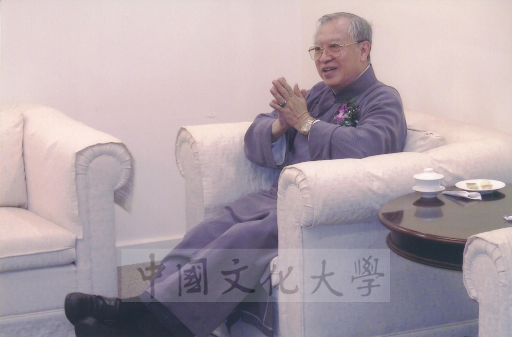 2003年4月11日台灣創價學會舉辦「盡攜書畫到天涯─歐豪年作品展」開幕剪綵的圖檔，第64張，共66張