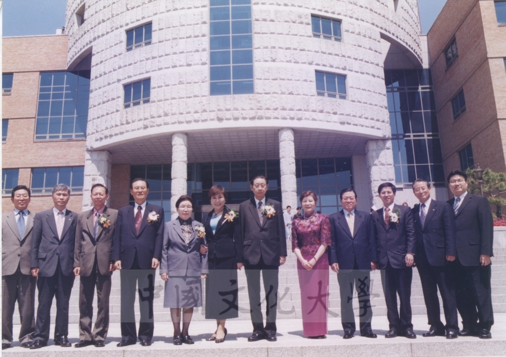 2003年4月21日前校長林彩梅獲頒韓國湖南大學名譽行政學博士學位的圖檔，第9張，共9張