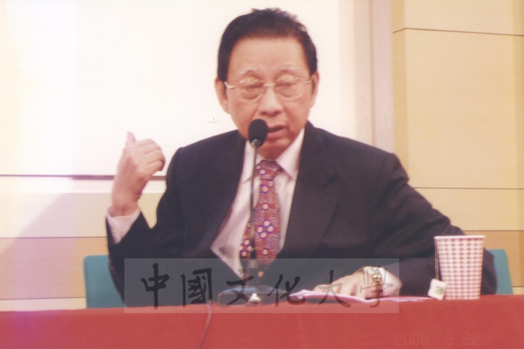 2006年5月20-23日董事長張鏡湖、總務長唐彥博赴浙江大學簽訂「學術合作與交流協議書」並參加浙大校友代表大會暨109週年校慶慶祝大會的圖檔，第33張，共50張