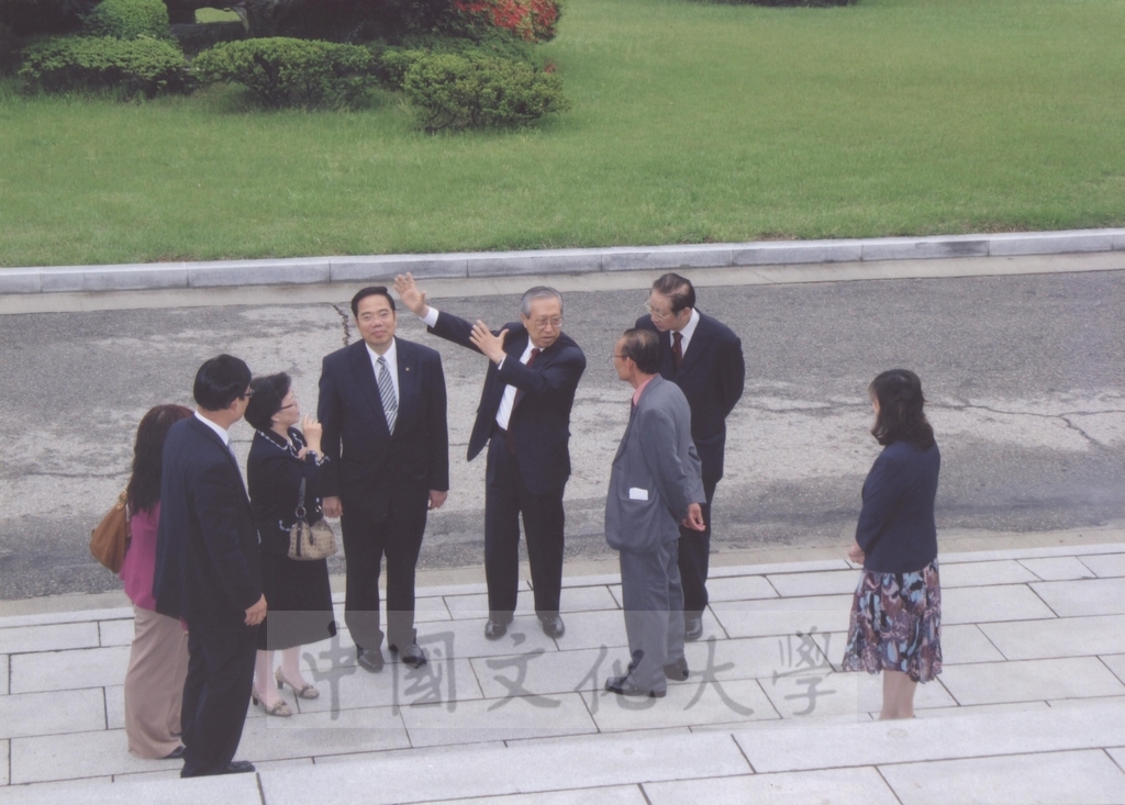 2010年5月22日-26日董事長張鏡湖率同校長吳萬益、韓文系主任林明德赴韓國拜會姐妹校湖南大學、慶南大學、高麗大學的圖檔，第6張，共29張