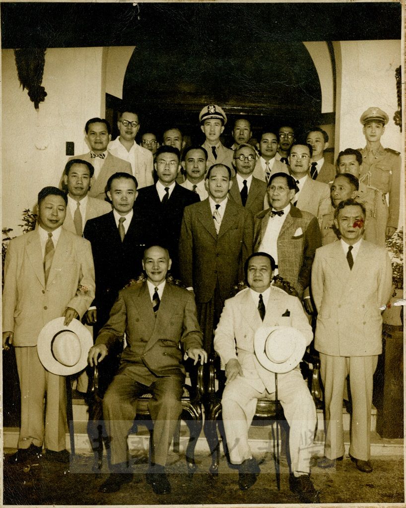 蔣中正率團赴菲律賓舉行碧瑤會議，與會人員合影。的圖檔，第1張，共1張