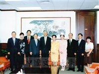1998年6月1日總統李登輝及夫人曾文惠女士蒞臨國父紀念館參觀日本名畫文物展的圖片