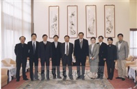 2002年1月24日國立故宮博物院院長杜正勝蒞臨本校參訪並拜會董事長張鏡湖的圖片