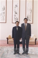 2002年6月26日台南市長許添財率市府官員蒞臨本校參訪並拜會董事長張鏡湖的圖片