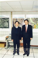 2002年2月9日教育部長黃榮村蒞臨文大向宋越倫教授拜年並參觀校園的圖片