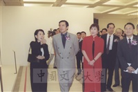 2000年10月1日教育部長曾志朗、台北市長馬英九參觀「西洋名畫展」的圖片