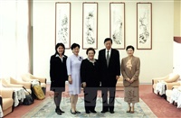 2001年3月23日韓國前同濟會會長朴永姬蒞臨本校參訪並拜會董事長張鏡湖的圖片