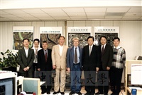 2001年4月25日外賓蒞臨參觀數位地球中心並拜會董事長張鏡湖的圖片