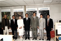 2001年5月2日台北市副市長歐晉德蒞臨本校參訪並拜會董事長張鏡湖的圖片