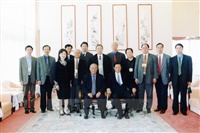 2002年1月14日大陸學術教授一行人蒞臨本校參訪並拜會董事長張鏡湖的圖片