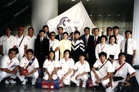 2001年8月20日董事長張鏡湖、校長林彩梅率團赴大陸北京參加世界大學運動會參賽並進行相關考察的圖片
