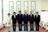 2000年5月5日日本創價學會理事長和田榮一蒞臨本校參訪並拜會董事長張鏡湖的圖片