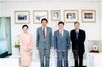 1999年4月16日浙江大學副校長蒞臨本校參訪並拜會董事長張鏡湖、董事宋晞、校長林彩梅的圖片