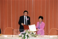 1999年10月22舉辦孫穗芳博士頒發榮譽獎贈與典禮的圖片