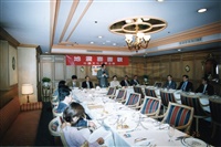 1999年10月26日本校董事長張鏡湖主持「地震面面觀」記者會的圖片