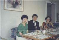 1992年9月26日董事長張鏡湖與圖書館館長陳碧蓉、組長林惠敏、組長李玉蘩餐敘景況的圖片