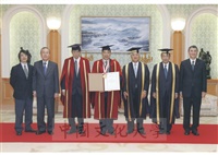 2010年5月4日校長吳萬益獲頒日本創價大學最高榮譽獎的圖片