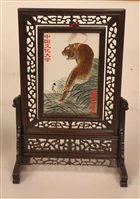 2008年12月4日上海體育學院致贈老虎刺繡圖的圖片
