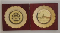 2009年2月15日哈爾濱工業大學(Harbin Institute of Technology)致贈校徽、校景鍍金紀念盤的圖片