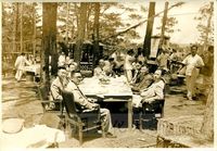 蔣中正率團赴菲律賓舉行碧瑤會議，與會人員合影。的圖片