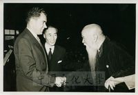 于右任與尼克森(Richard M. Nixon)握手的圖片