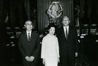 蔣統總華誕張其昀先生在介壽堂留影的圖片