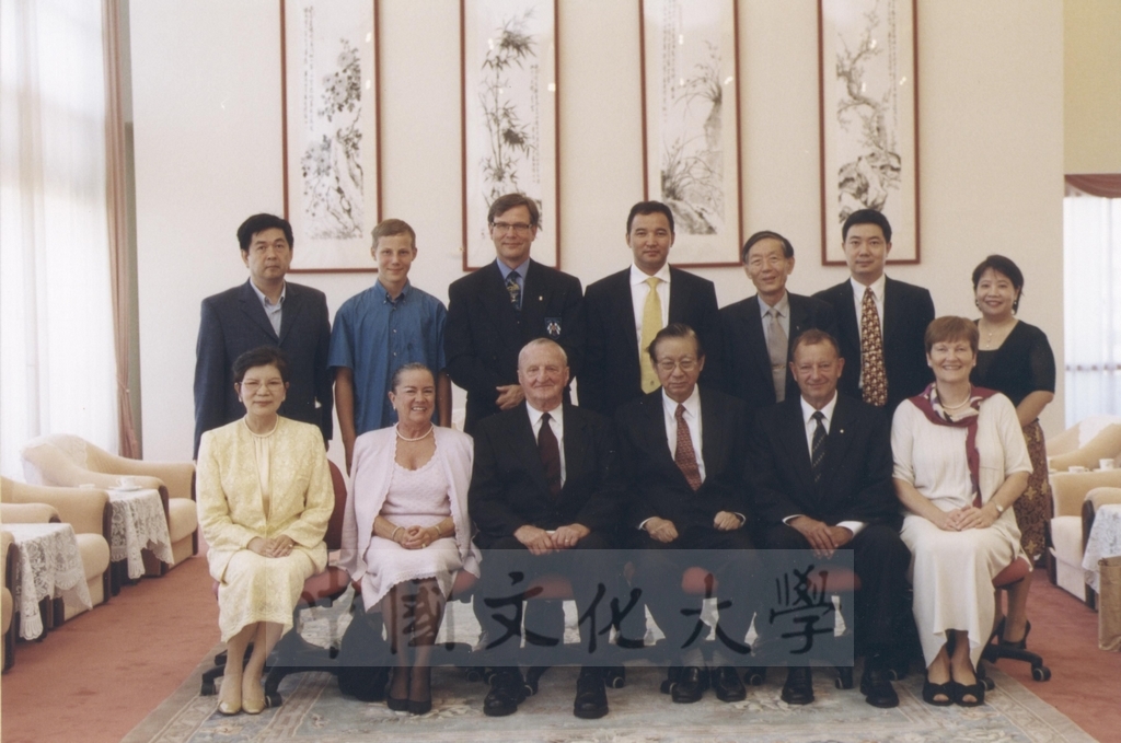 2002年8月13日國際大學運動總會會長Dr. George E. Killian蒞臨本校參觀訪問的圖檔，第1張，共4張