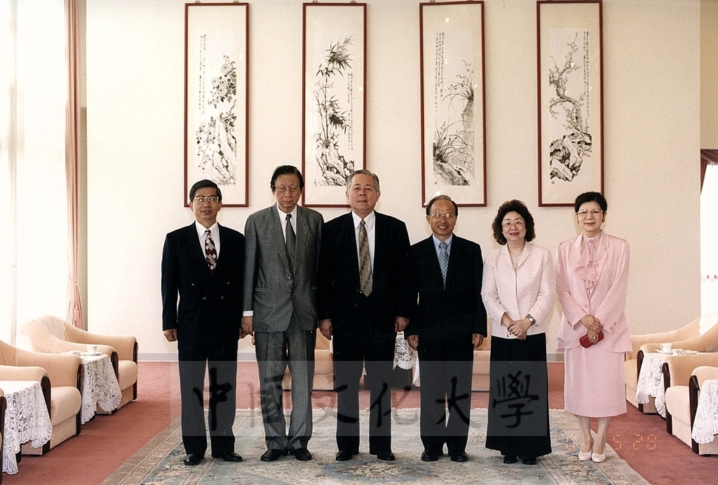 2001年5月28日監察委員、教育部次長蒞臨本校視察，共謀提升同學的住宿品質的圖檔，第1張，共2張
