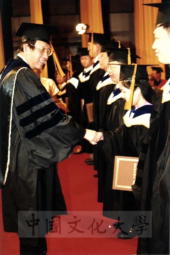 2001年6月8日中國文化大學八十九學年度畢業典禮的圖檔，第6張，共15張