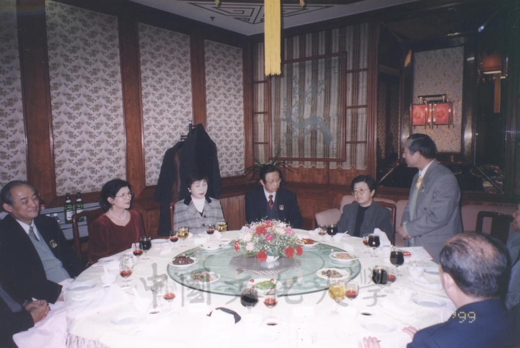 1999年1月23日董事長張鏡湖獲頒國際歐亞科學院院士授證典禮的圖檔，第17張，共20張