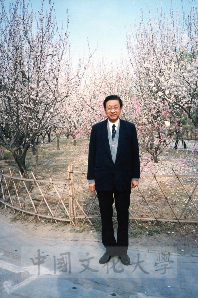 1999年4月3日至4月10日本校教職員自強活動在董事長張鏡湖、校長林彩梅引領下前往中國大陸北京、上海、蘇州八日遊的圖檔，第20張，共43張