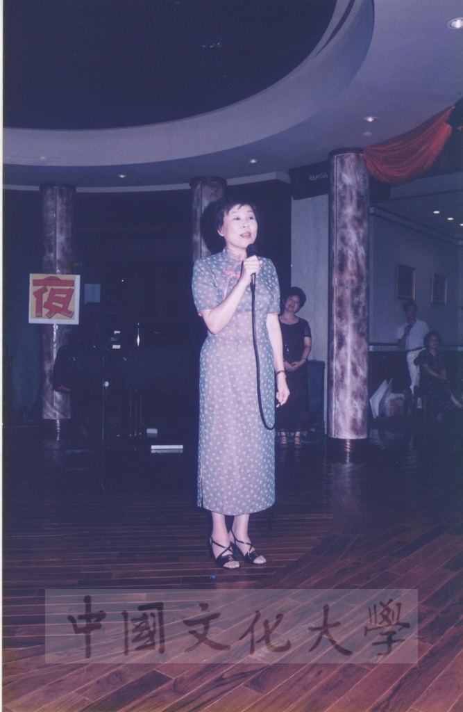 1998年7月9-11日本校教職員自強活動在董事長張鏡湖、校長林彩梅引領下前往劍湖山世界、鴻禧山莊等三日遊的圖檔，第19張，共30張