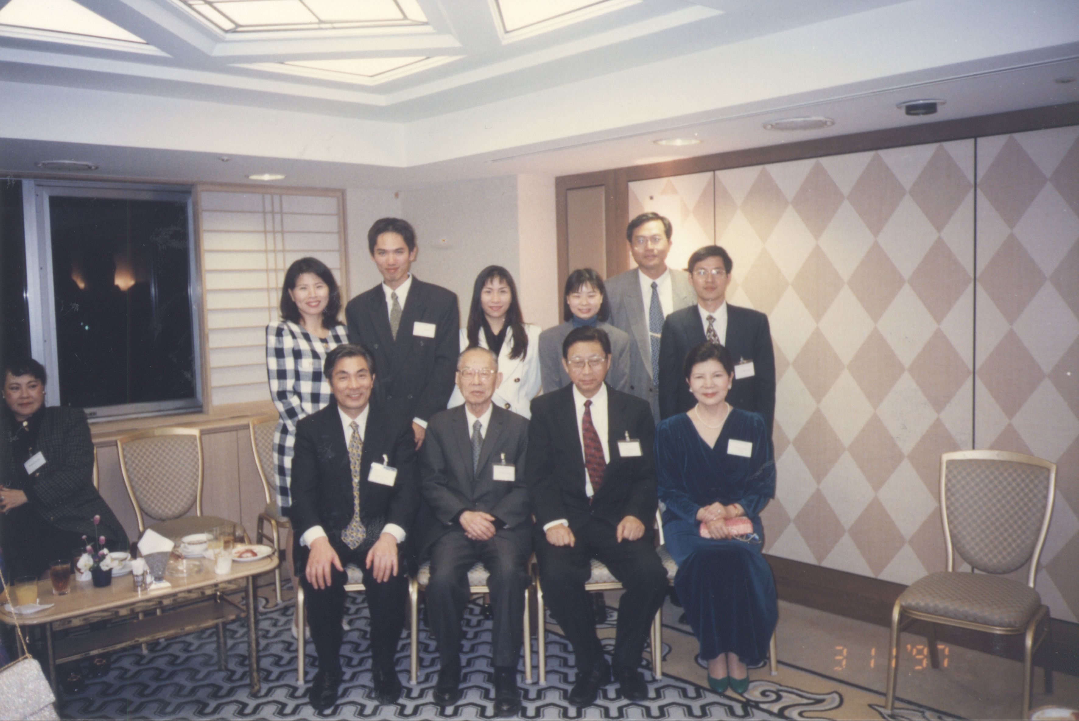 1997年11月3日董事長張鏡湖帶領校長林彩梅、教授宋越倫、總務長唐彥博、日文系主任徐興慶參加國士館大學80週年校慶活動的圖檔，第13張，共17張