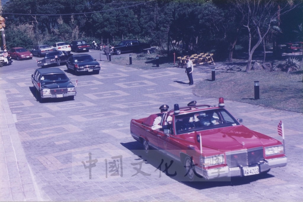 1997年11月10日賴比瑞亞共和國總統泰勒將軍獲頒本校名譽哲學博士學位頒贈典禮的圖檔，第1張，共30張