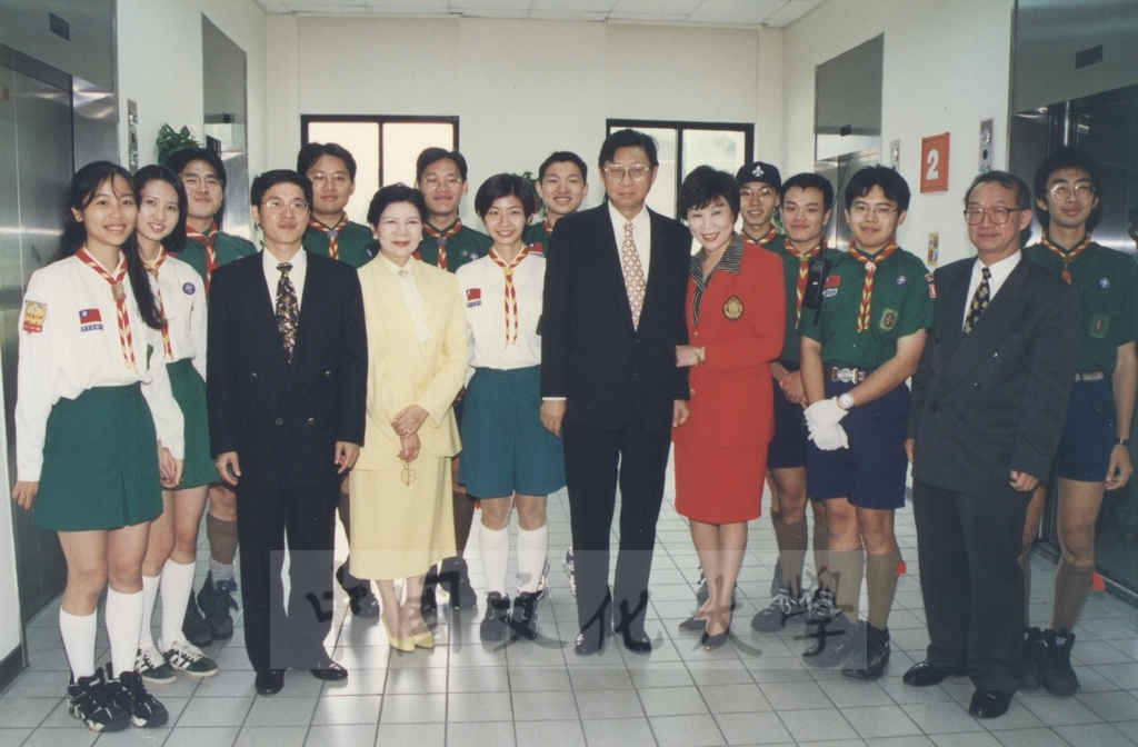 1997年11月10日賴比瑞亞共和國總統泰勒將軍獲頒本校名譽哲學博士學位頒贈典禮的圖檔，第4張，共30張