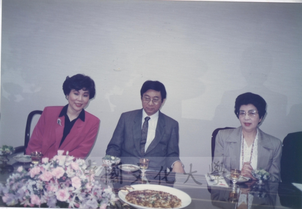 1991年3月31日董事長張鏡湖一行五人蒞臨箱根宝環金融會長佐藤先生別墅接受其招待的圖檔，第16張，共17張
