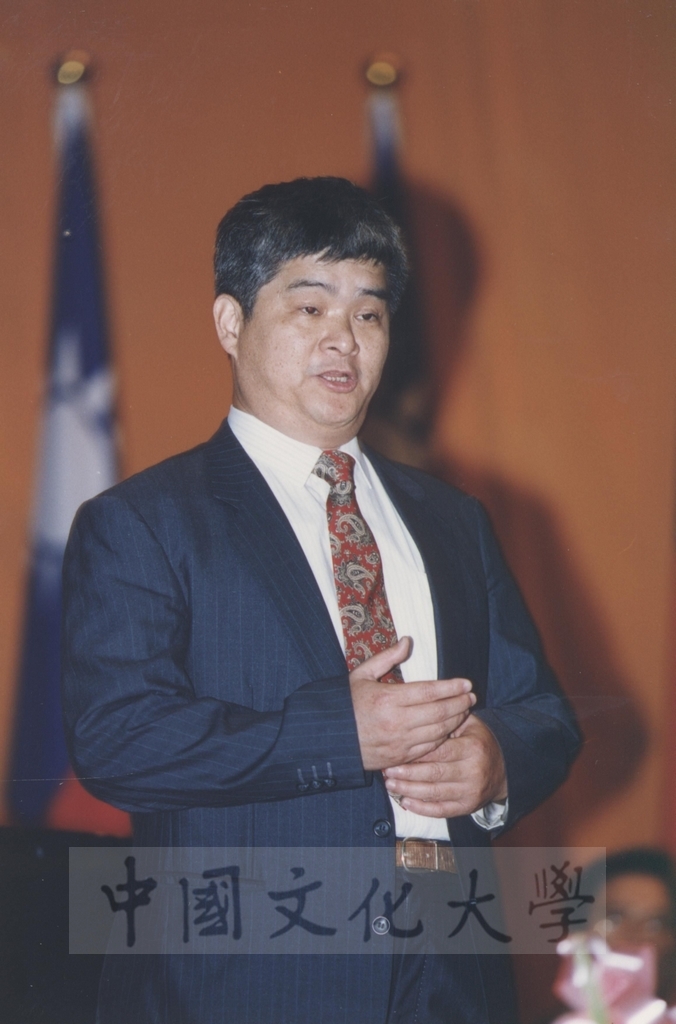 1995年4月27日菲律賓總統羅慕斯夫人亞媚麗特.馬丁妮斯女士(Amelita Marttinez Ramos)獲頒本校名譽理學博士學位頒贈典禮的圖檔，第31張，共50張