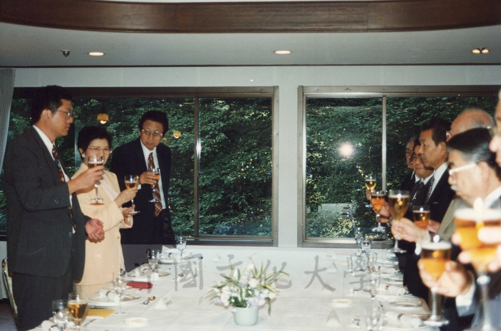 1995年7月10日董事長張鏡湖率同校長林彩梅等一行參訪二松學舍大學並拜會理事長佐佐木及校長雨海博洋的圖檔，第11張，共11張