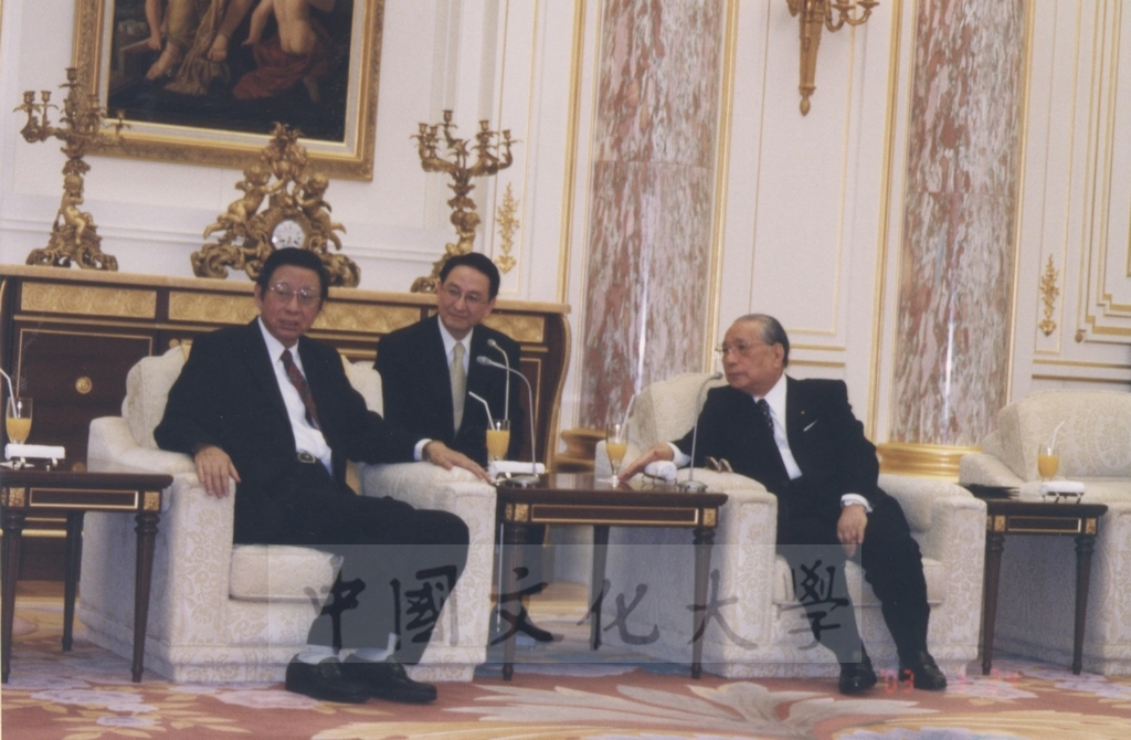 2003年3月24日董事長張鏡湖率訪問團拜會國際創價學會(SGI)會長池田大作先生並出席池田會長的歡宴的圖檔，第2張，共12張