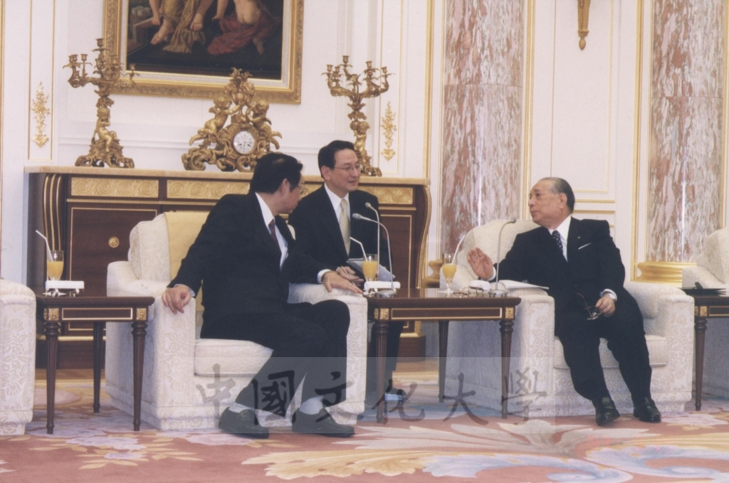 2003年3月24日董事長張鏡湖率訪問團拜會國際創價學會(SGI)會長池田大作先生並出席池田會長的歡宴的圖檔，第6張，共12張