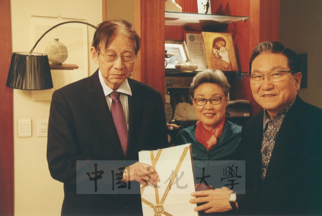 2013年2月25日董事長張鏡湖率本校代表團前往韓國出席南韓新總統朴槿惠的就職典禮的圖檔，第19張，共29張