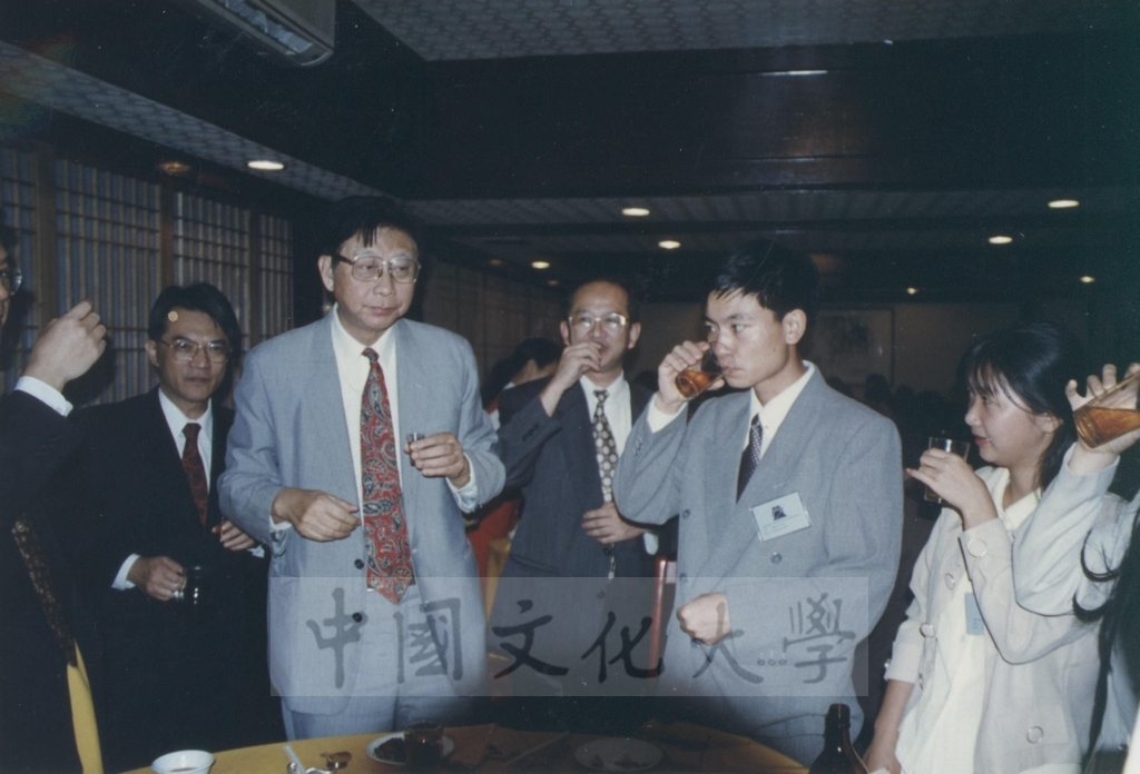1997年9月22日至24日本校舉行海峽兩岸自然科學師生論文發表研討會，董事長張鏡湖受邀出席致詞的圖檔，第9張，共9張